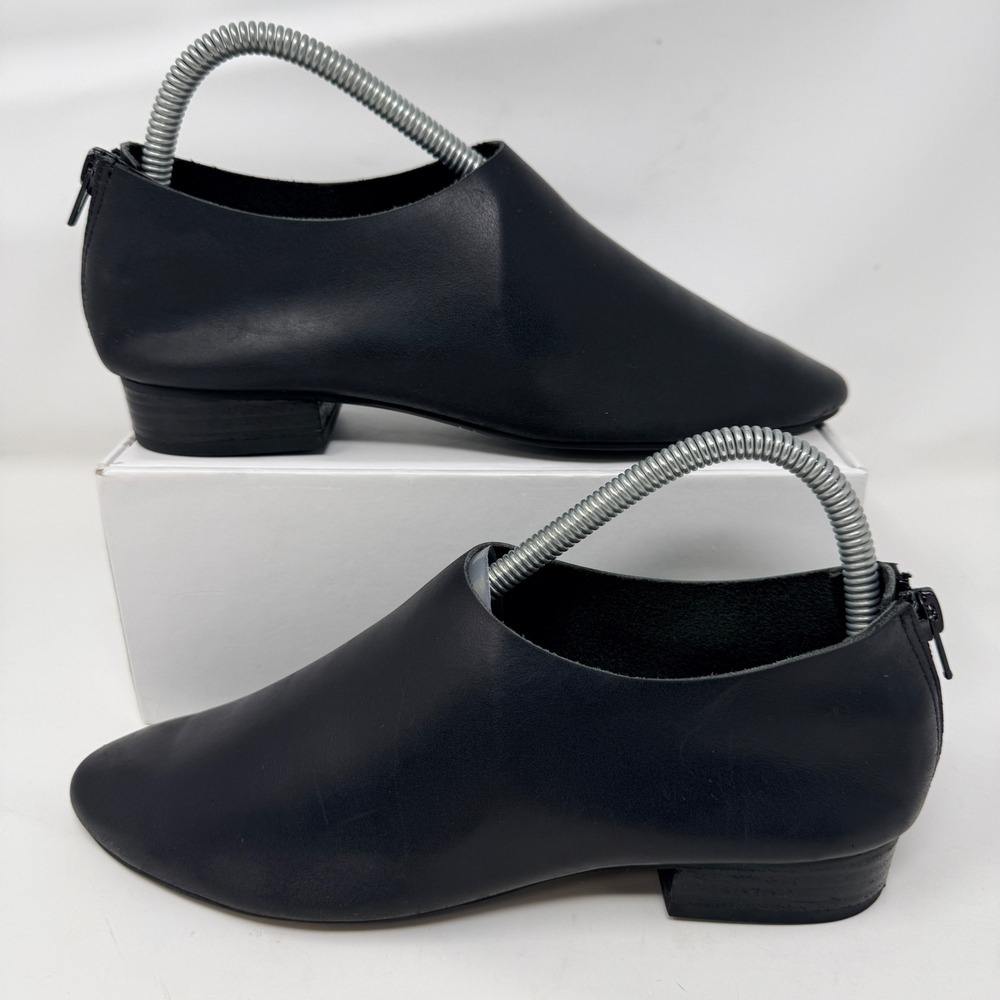 Chocolat Blu Emily Black Leather Pointed Toe Rear Zip Flats Womens 7.5 Fits 7